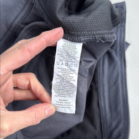 Prana Dark Gray Halle Bermuda Shorts Hiking Biking Outdoors - Picture 16 of 16